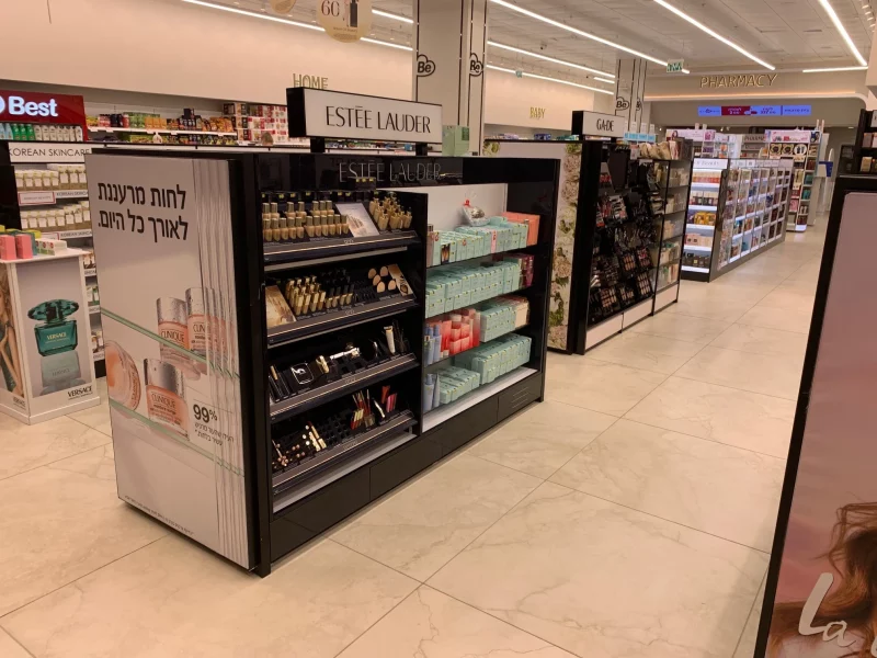 ריהוט ותצוגה לחנויות תיצוג מבית פלרם פור יו